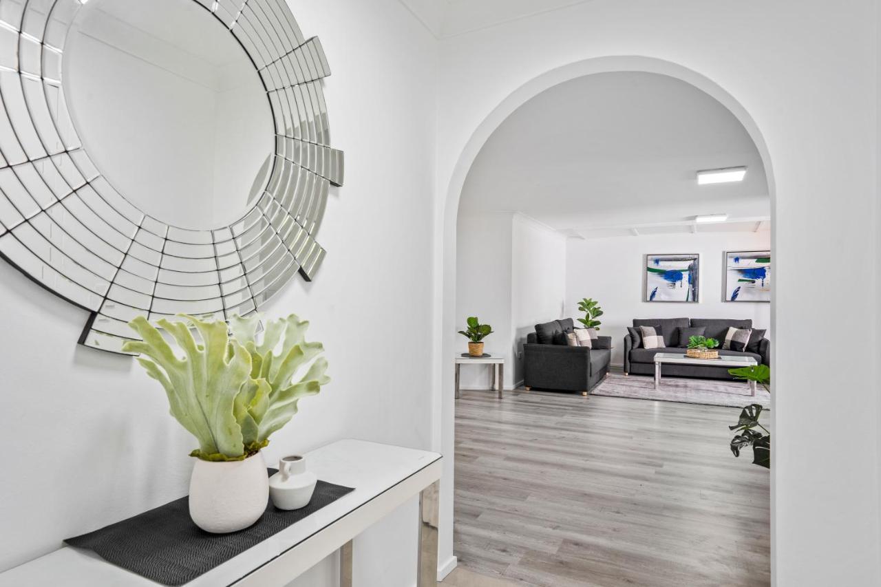 Coco Bella Retreat In Central Surfers - Sleeps 6-8 Gold Coast Ngoại thất bức ảnh