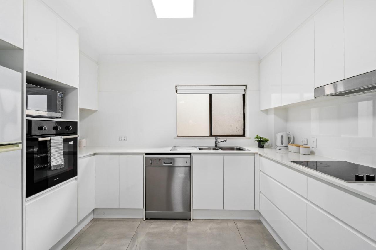 Coco Bella Retreat In Central Surfers - Sleeps 6-8 Gold Coast Ngoại thất bức ảnh